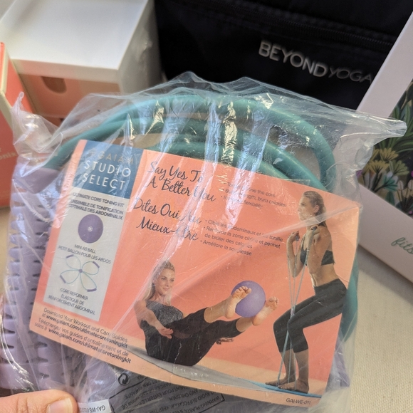 Fabfitfun Bundle lot - Picture 4 of 5